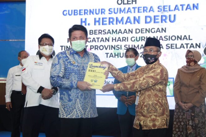 
					Herman Deru Dorong Guru di Sumsel Konsisten Lahirkan Inovasi Baru