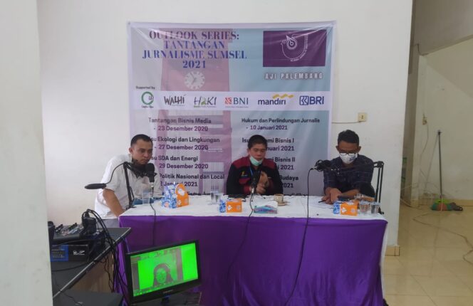 
Tantangan Media Massa Menjawab Persaingan Medsos di Tengah Perkembangan Teknologi