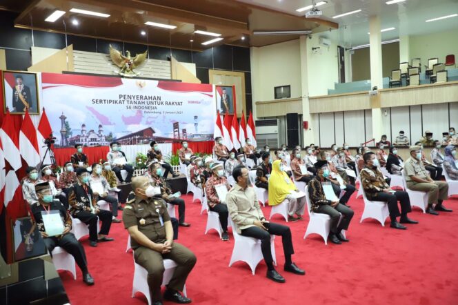 
					Herman Deru Ikuti Penyerahan Sertifikat Tanah Untuk Warga Sumsel
