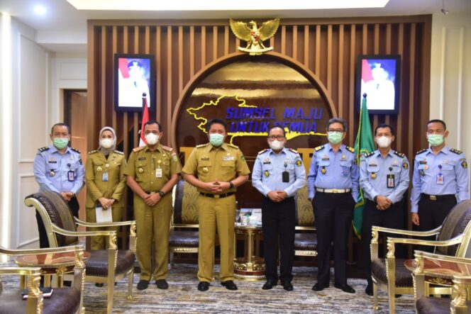 
Ngantor Perdana 2021, Herman Deru Terima Audensi Kakanwil Kemenkumham Baru