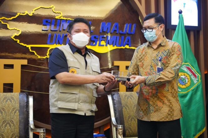 
					Herman Deru Respon Penawaran PT Garuda Indonesia