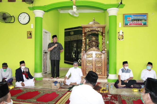 
Safari Jumat ke Sematang Borang, Herman Deru Ajak Jemah Masjid Jaga Silaturahmi