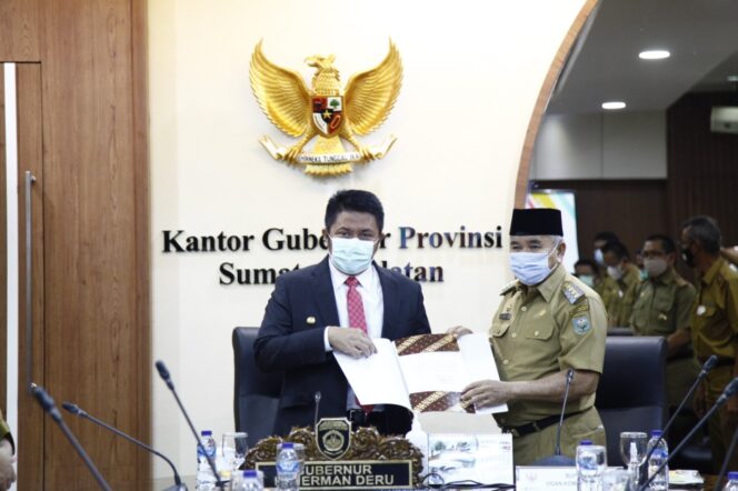 
					Herman Deru Dorong Pemkab OKU Realisasikan Program Pembangunan Berbasis Ekonomi Kerakyatan
