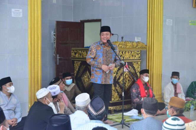 
					Safari Jumat di Sungai Gerong,  Herman Deru Dengarkan Curhat Masyarakat