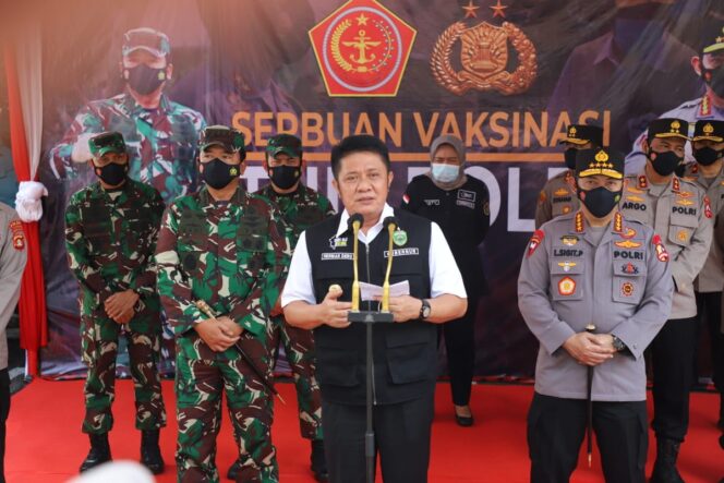
					Herman Deru Dampingi Panglima TNI dan Kapolri Pantau Vaksinasi Prajurit TNi dan Polri