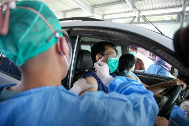 
					Kemenkes Sediakan Layanan Drive Thru Vaksinasi COVID-19 Bagi Lansia
