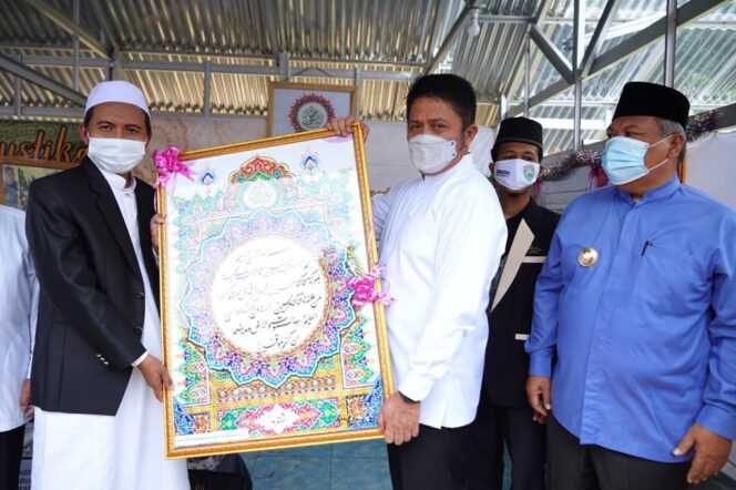 
Herman Deru Dorong Setiap Ponpes di Sumsel  Miliki Unit Usaha Unggulan