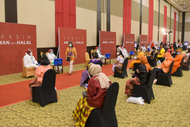 
					MUI Keluarkan Fatwa Vaksinasi Tidak Membatalkan Puasa