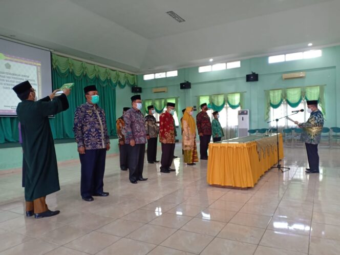 
Kakanwil Kemenag Sumsel Lantik 11 Pejabat Eselon III