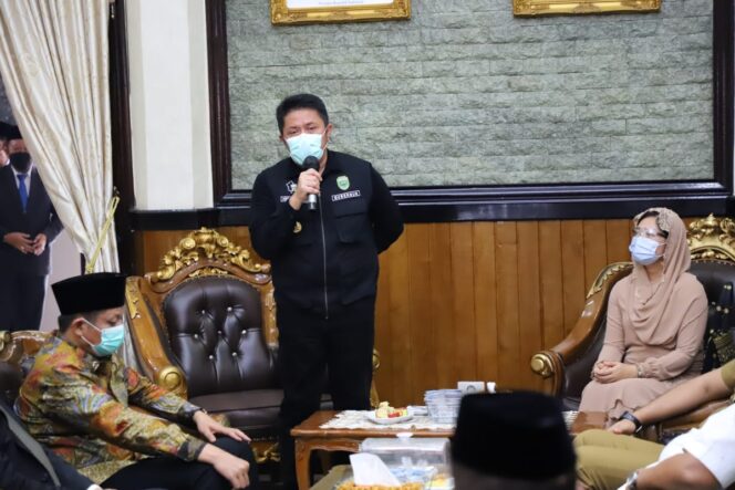 
Bupati Kuryana Aziz Wafat, Herman Deru Sampaikan Kepada Warga OKU
