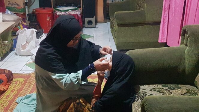 
					Selesai Jalani Operasi Mata Katarak, Nenek Rusmawati Pulang ke Rumah