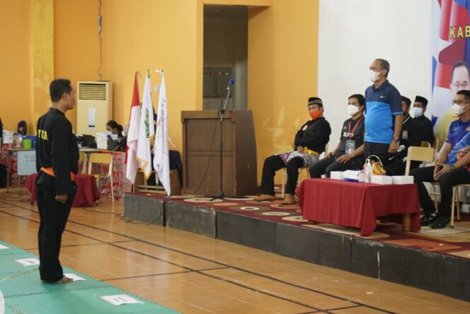 
					Suasana Para Atlet Pencak Silat Perebutkan Piala Kejuaraan Pencak Silat Cup Bupati Muba 
