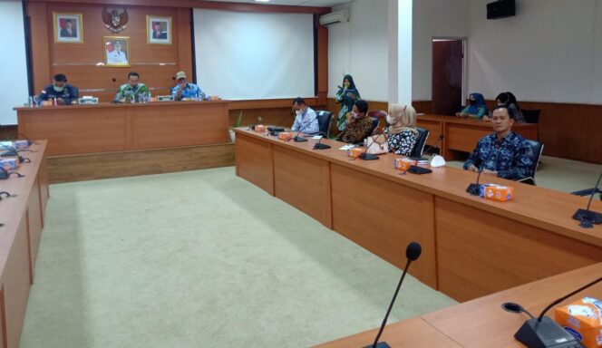 
					Suasana Saat Anggota DPRD Sumsel VI Gelar Reses Tahap I di Muara Enim (Foto : Istimewa) 
