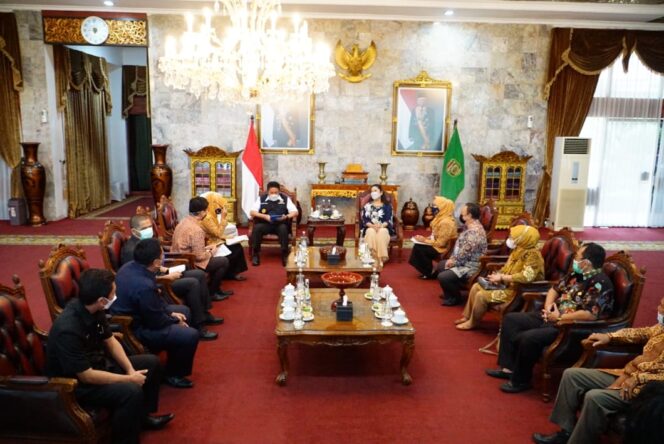 
					Herman Deru: Sukseskan Pendataan Keluarga dengan Memberikan Data yang Benar