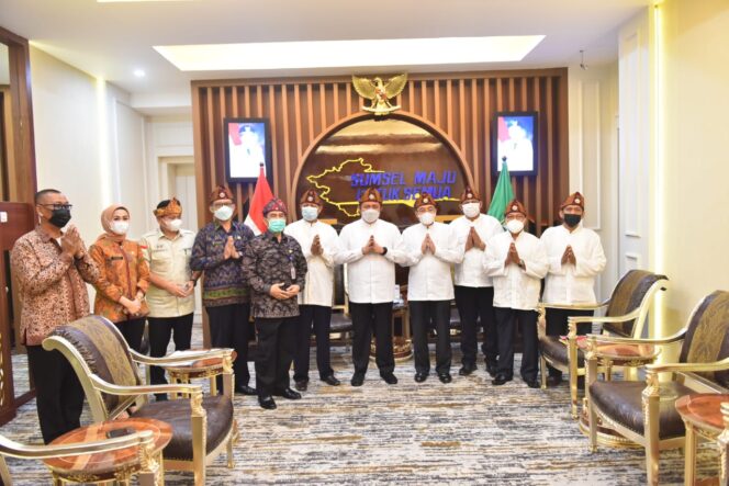 
					Herman Deru Inginkan FPD    Jadi Sarana Edukasi Bagi Genarasi Muda