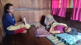 Elmi hanya bisa terbaring lemas dikasur rumahnya (Foto: Ist)