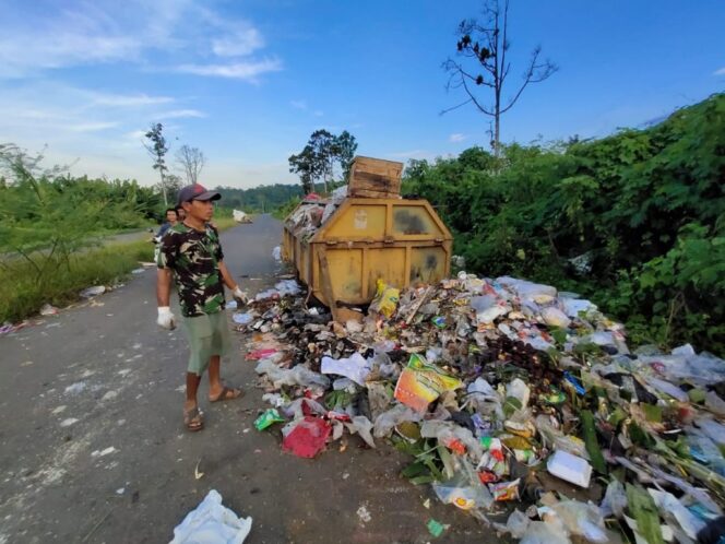 
					10 Tahun Jadi Penjaga Kontainer Sampah, Berakhir Dengan Pemecatan