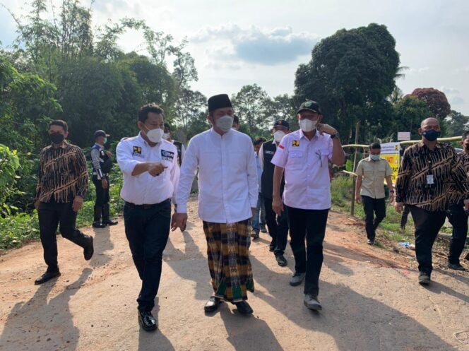 
Herman Deru Pastikan Pemprov Segera Perbaiki Jalan Amblas di OKU