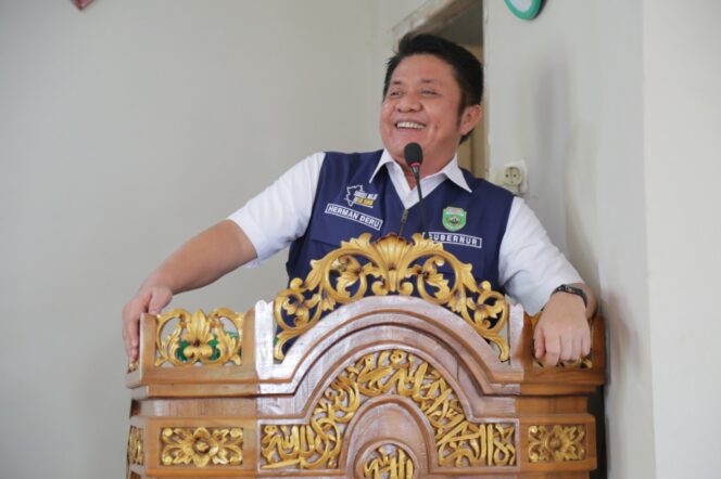 
					Herman Deru Resmikan Masjid di Sako