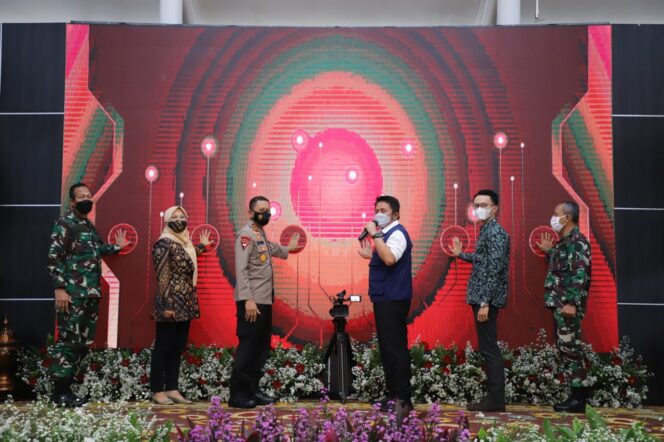 
					Herman Deru Launching Aplikasi SONGKET untuk Deteksi Dini Karhutla