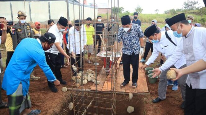 
Wako Letakkan Batu Pertama Pembangunan Masjid Al-Karim
