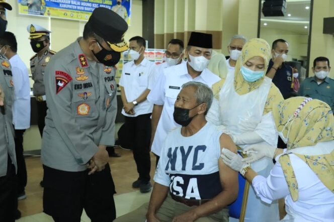 
					Pantau Vaksin, Kapolda Sumsel  Apresiasi Penanganan COVID-19 di Muba