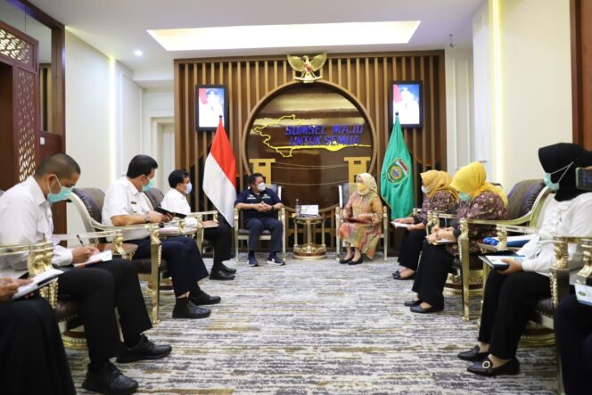 
Entaskan Masalah Sosial Masyarakat, Herman Deru Gandeng BK3S Sumsel