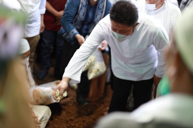 
Herman Deru Lanjutkan Cita-Cita Alm KH Ahmad Nawawi Dencik Al-Hafidz