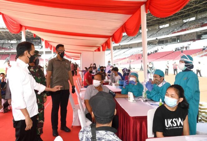 
Presiden Targetkan Dua Juta Dosis Vaksinasi Harian di Bulan Agustus