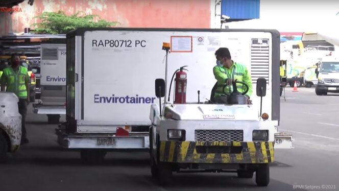 
Tahap Ke-14, Delapan Juta Bahan Baku Vaksin COVID-19 Kembali Tiba di Tanah Air