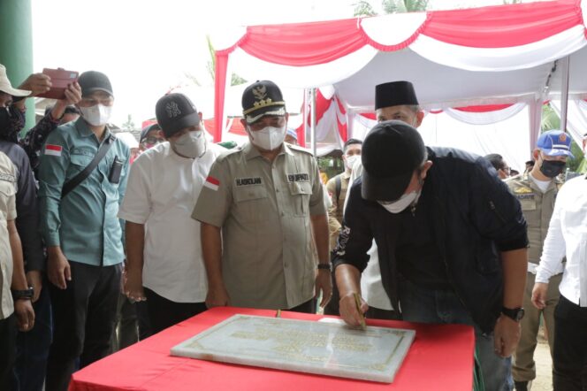 
Dekatkan Layanan Kesehatan Dikawasan Perairan, Herman Deru Resmikan Mama Medical Klinik