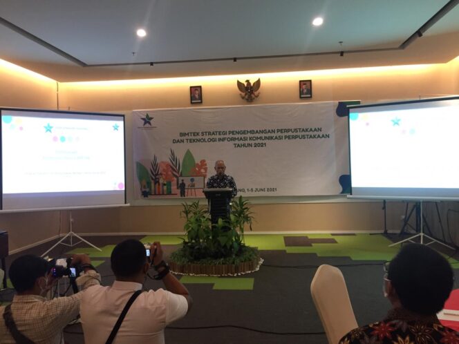 
Dinas Perpustakaan Se-Sumsel Ikuti Bimtek Strategi dan TIK 2021