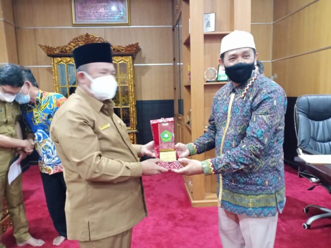 
					Mukhlisuddin Lantik Ketua Alumni Seribandung Cabang Amsterdam