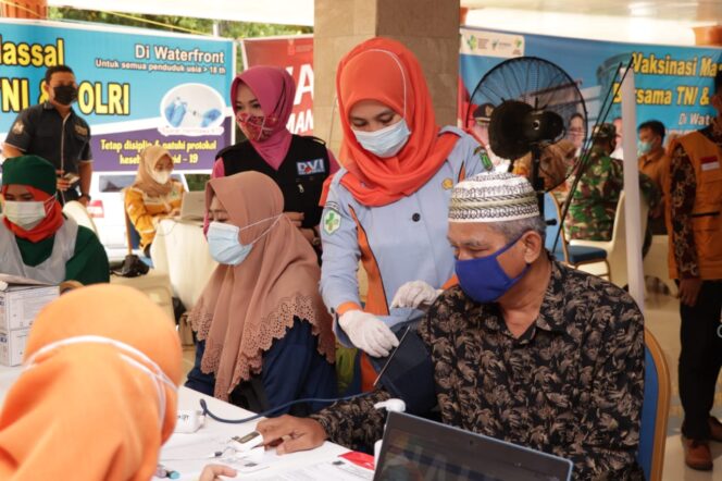 
					Vaksinasi Gotong Royong Muba Beri Jatah 16.100 Dosis Vaksin Warga
