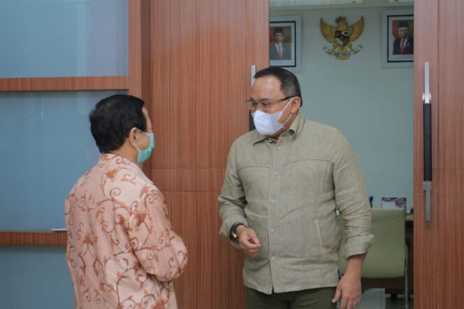 
					Konsep Pentahelix Bupati Dodi Reza Atasi Karhutla Disoroti Guru Besar IPDN