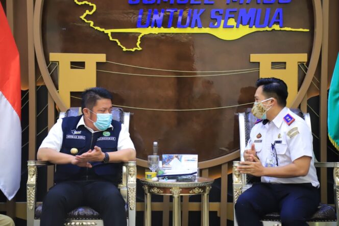 
Herman Deru Usulkan Bangun Flyover Pintu Perlintasan Jalur KA