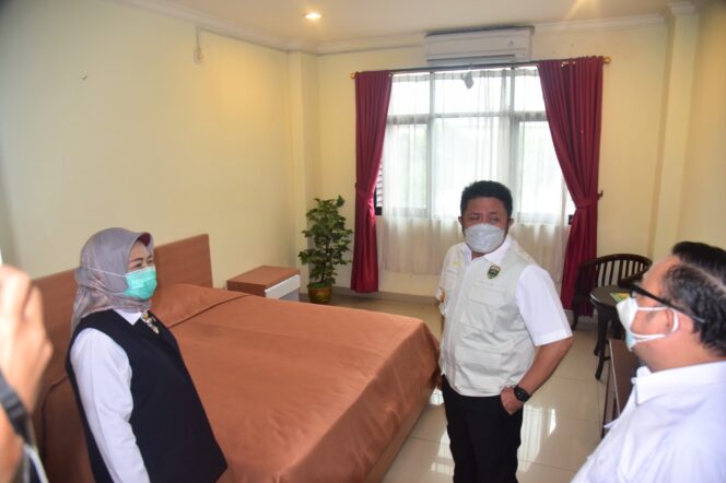 
Herman Deru Siapkan Tambahan Tiga Tower Asrama Haji untuk Isolasi