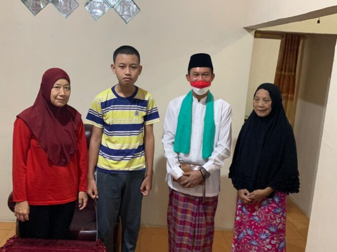 
Harnojoyo Kunjungi Keluarga Rully