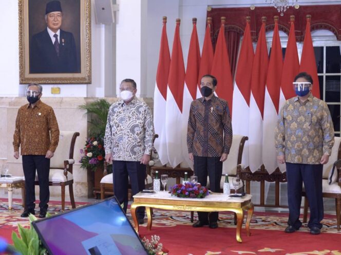 
Presiden Minta TPIP dan TPID Proaktif Tingkatkan Produktivitas Petani dan Perkuat Sektor UMKM