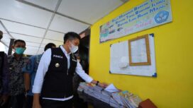 Bupati Ogan Ilir, Panca Wijaya Mengecek Sekolah yang akan lakukan PTM (Foto : Istimewa)