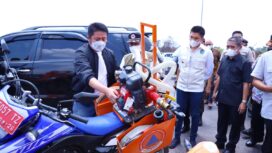 Bupati Ogan Ilir Panca Wijaya Akbar dampingi Gubernur Sumsel Herman Deru meninjau Posko Satgas Karhutla di Indralaya, (Foto : Istimewa) 