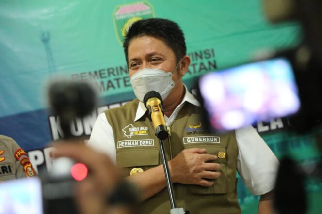 
					Herman Deru Satu-Satunya Gubernur Penerima Penghargaan Pin Emas Kapolri