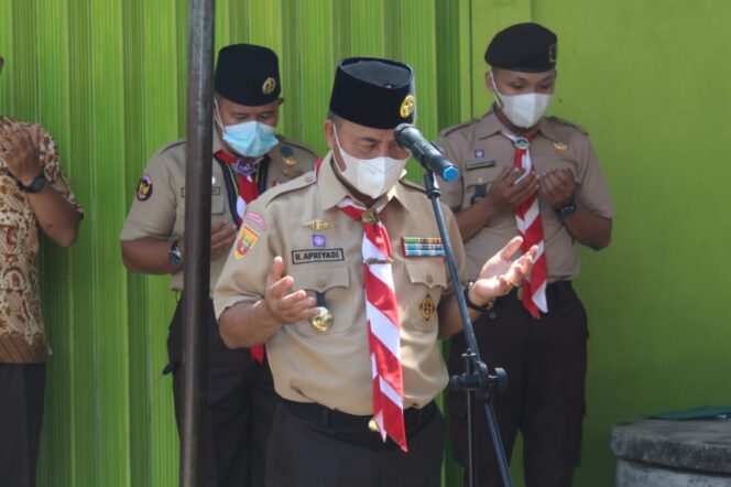 
					Sekda Muba Apriyadi Antar Qodtruddin ke Peristirahatan Akhir