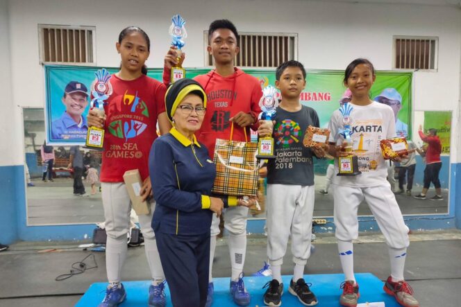 
Ketua Perwosi Sumsel Thia Yufada Kenang Teladan dan Kebaikan Sosok Fien Poerwadi