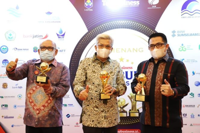 
Herman Deru, Gubernur Top Pembina BUMD Terbaik 2021