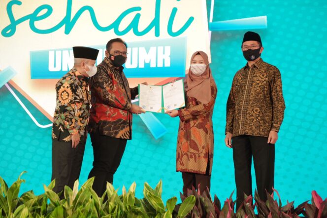 
Kemenag Luncurkan Sehati, Program Sertifikasi Halal Gratis bagi UMK