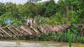 Suasana Jembatan Gantung di Oku Selatan (Foto : Istimewa)