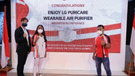 bentuk apresiasi atas prestasi atlet yang sebelumnya mewakili Indonesia berlaga di kancah internasional, PT LG Electronics Indonesia (LG) memberikan LG PuriCare Wearable Air Purifier (Foto : Istimewa)