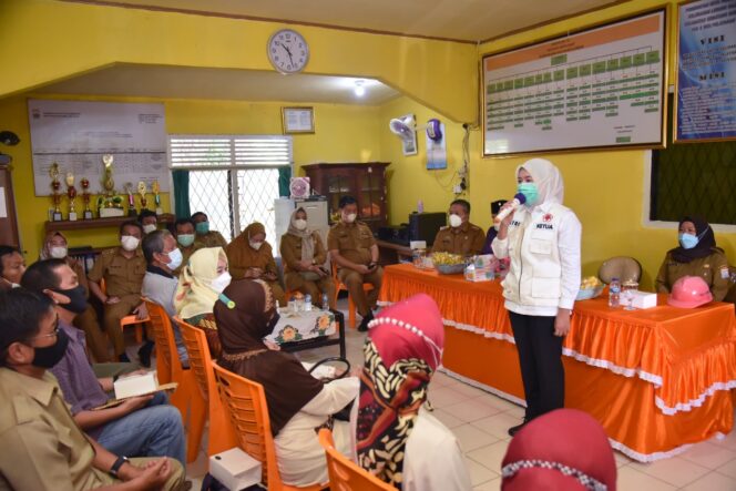 
					Wawako Fitrianti Pantau Pelayanan Administrasi di Kelurahan Lebong Gajah