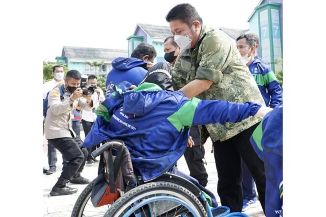 
Herman Deru Motivasi Atlet NPCI Agar Berprestasi di Peparnas XVI Papua